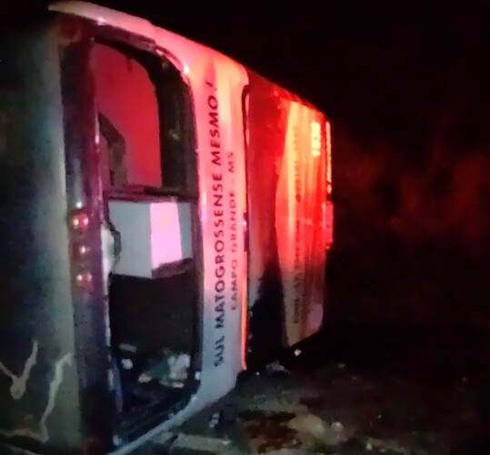 Imagem ilustrativa da imagem Acidente com ônibus em Imbaú deixa 31 feridos e um morto