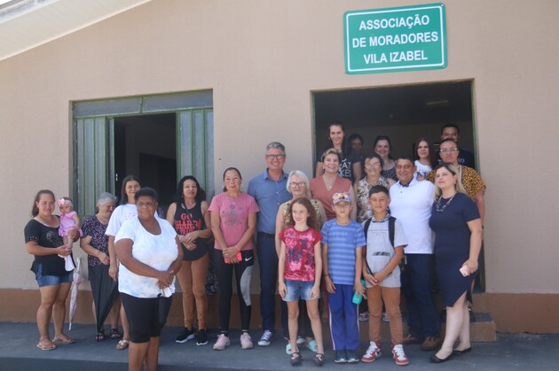 As reformas foram realizadas nas associações de moradores da Vila Izabel e da Vila Liane