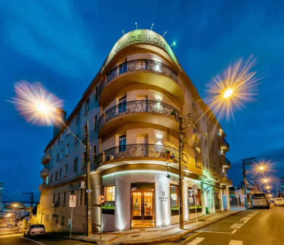 O Planalto Select Hotel está localizado na rua Sete de Setembro, 652, no Centro de Ponta Grossa