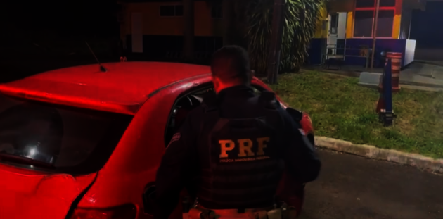 Os homens foram presos e encaminhados à delegacia da Polícia Civil de Foz do Iguaçu