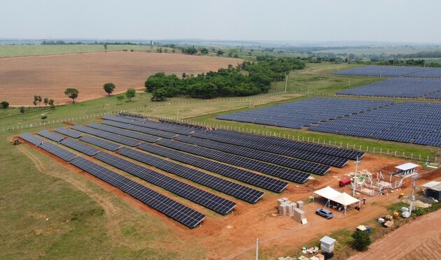 Empresa tem centenas de complexos fotovoltaicos na região