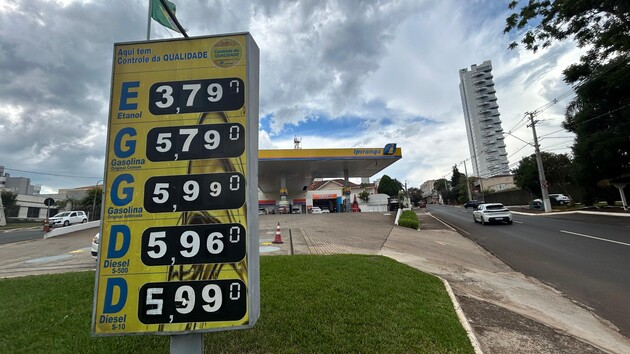 Aplicativo do 'Menor Preço' mostra que valor médio da gasolina está em R$ 5,79
