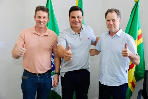 Sandro Alex esteve com o prefeito Celso Kubaski e o vice Zaqueu Bobato tratando dos assuntos importantes do município