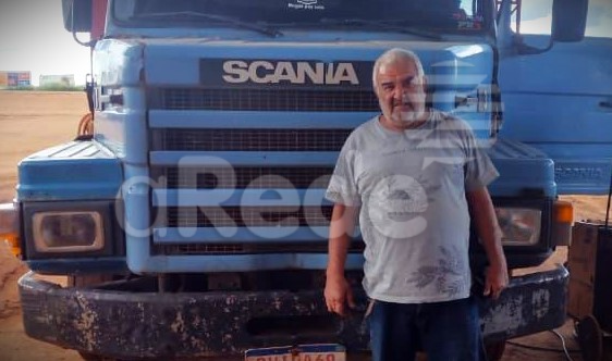 João Carlos tinha 65 anos e foi encontrado sem vida dentro de um caminhão