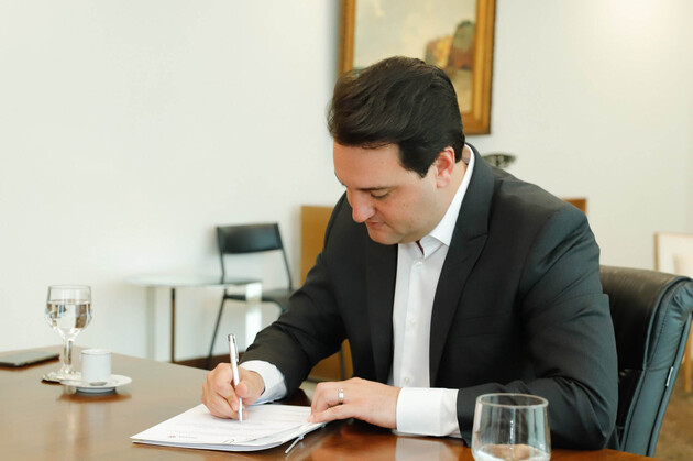Os decretos foram assinados pelo governador Carlos Massa Ratinho Junior na terça-feira (19).