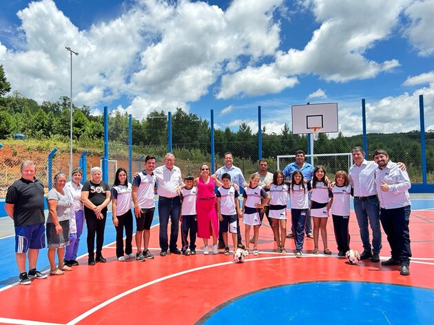 Sengés inaugurou quadra poliesportiva no bairro Pinhalzinho