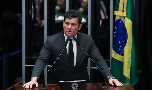 A decisão do ministro foi revelada pela Globonews e confirmada pela Agência Brasil.