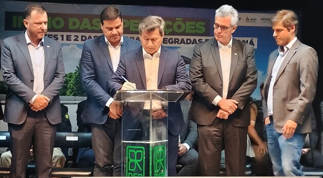 A solenidade aconteceu na sede do Departamento de Estradas e Rodagem do Paraná (DER-PR)