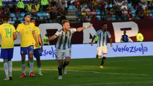 O gol da vitória argentina foi marcado aos 32 minutos do segundo tempo pelo centroavante