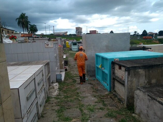 houve uma discussão entre os vereadores a respeito do pedido de vistas.