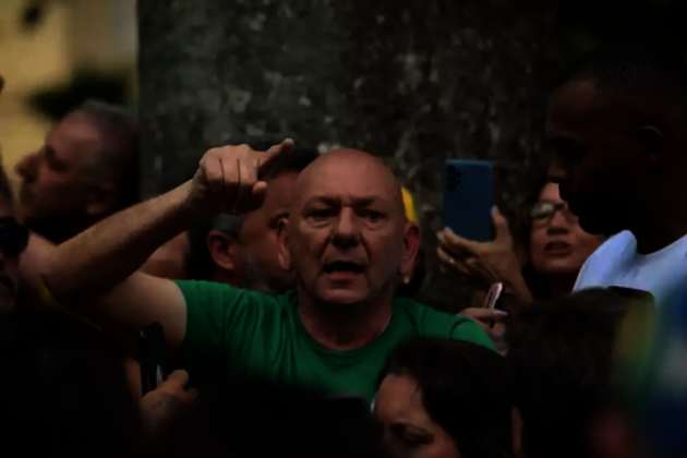 Hang é um dos apoiadores mais fiéis de Bolsonaro e esteve ao seu lado desde a campanha de 2018, apoiando e financiando o político