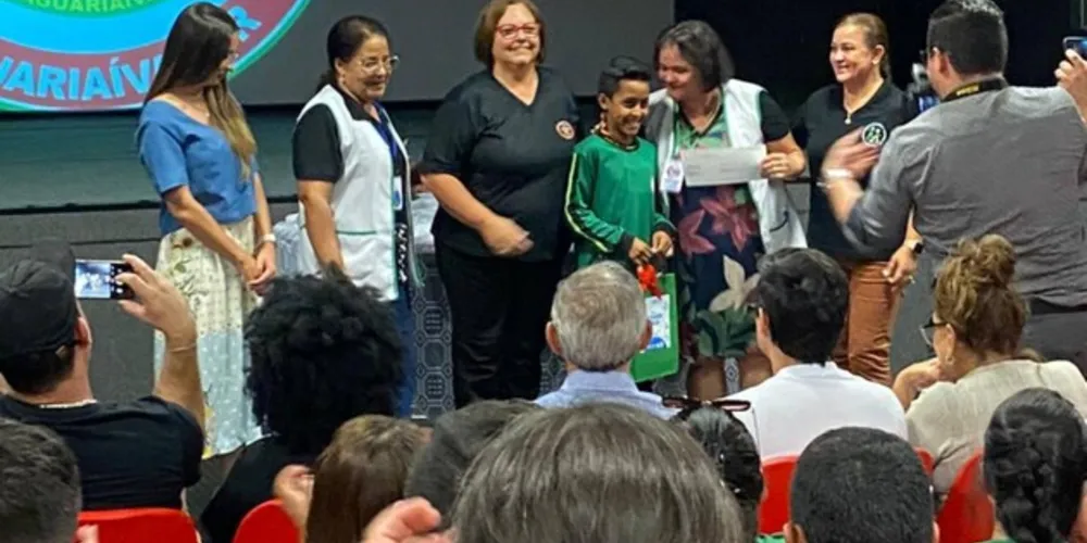 Estudante e professora da classe foram premiados