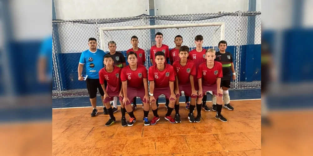 As equipes de futsal masculino sub-13, sub-15 e sub-17 da cidade entraram em quadra com a equipe sub-17