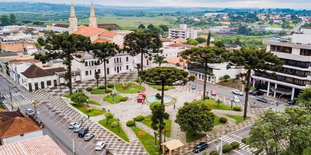 Pensando no futuro, o município também atua no processo de revisão do Plano Diretor