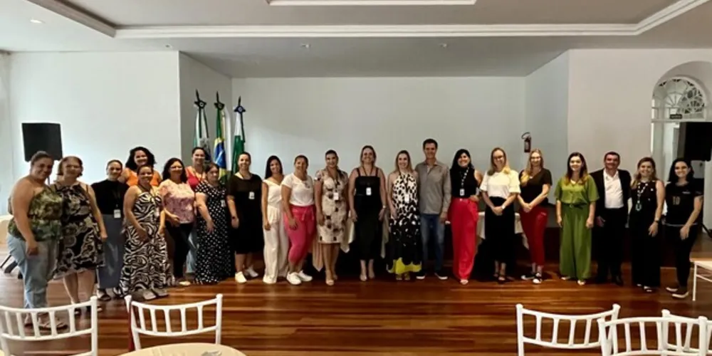 Ao longo das discussões, foram abordadas as dificuldades, experiências e conquistas das mulheres na gestão pública