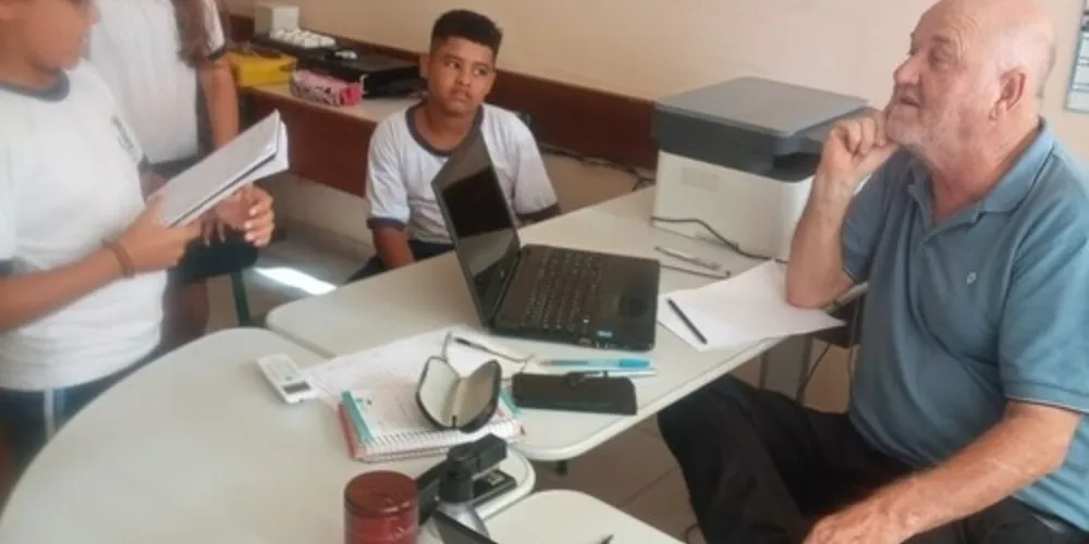 Estudantes puderam entrevistar colaboradores acerca da temática