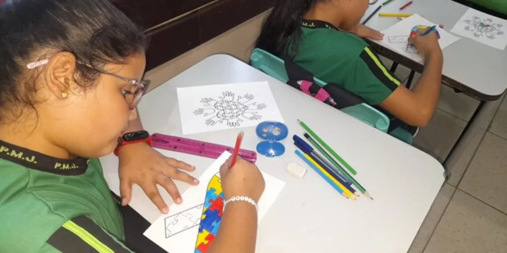 Turma pôde entender conceitos do tema, como cor e símbolos presentes na campanha