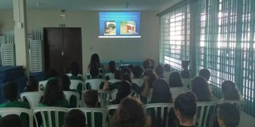 Conversa e materiais contribuíram para educandos entenderem melhor a temática