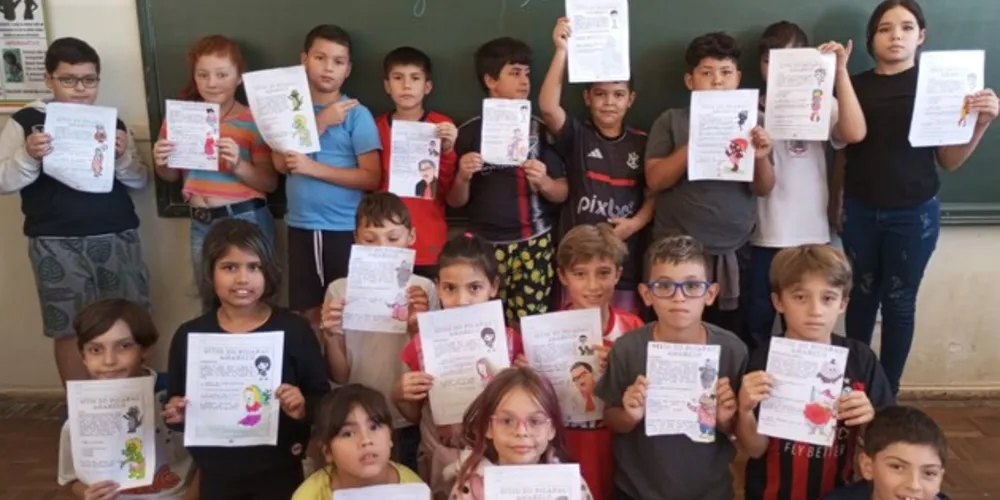 Estudantes confeccionaram pequenos textos de personagens da história estudada