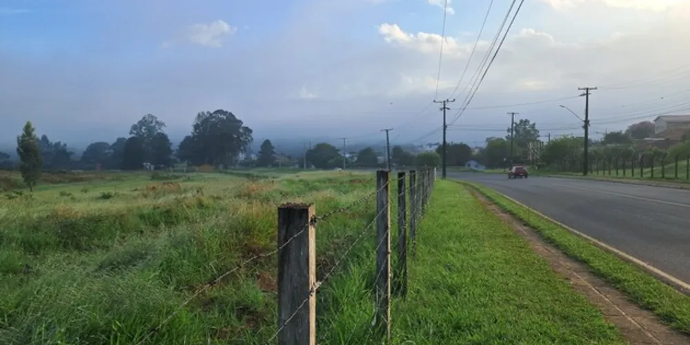 Neblina tomou conta de parte da cidade neste domingo (10)