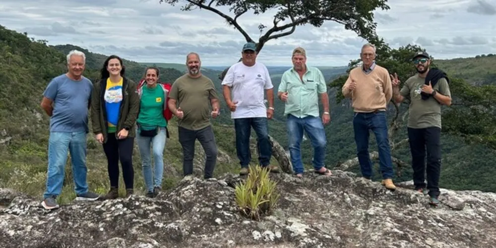 O diretor de Patrimônio Natural do Instituto Água e Terra (IAT), Rafael Andreguetto, visitou o parque