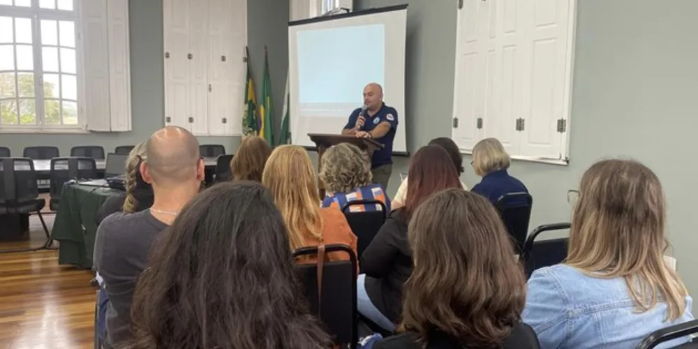 Previstos na Lei Maria da Penha, os grupos reflexivos são espaços de participação obrigatória