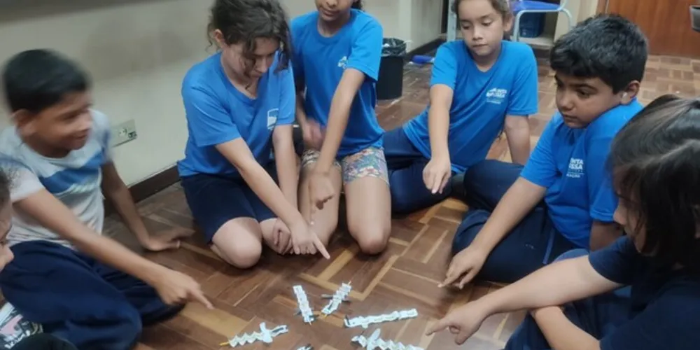 A turma realizou dinâmicas como jogos e desenhos para aumentar os conhecimentos sobre a doença.