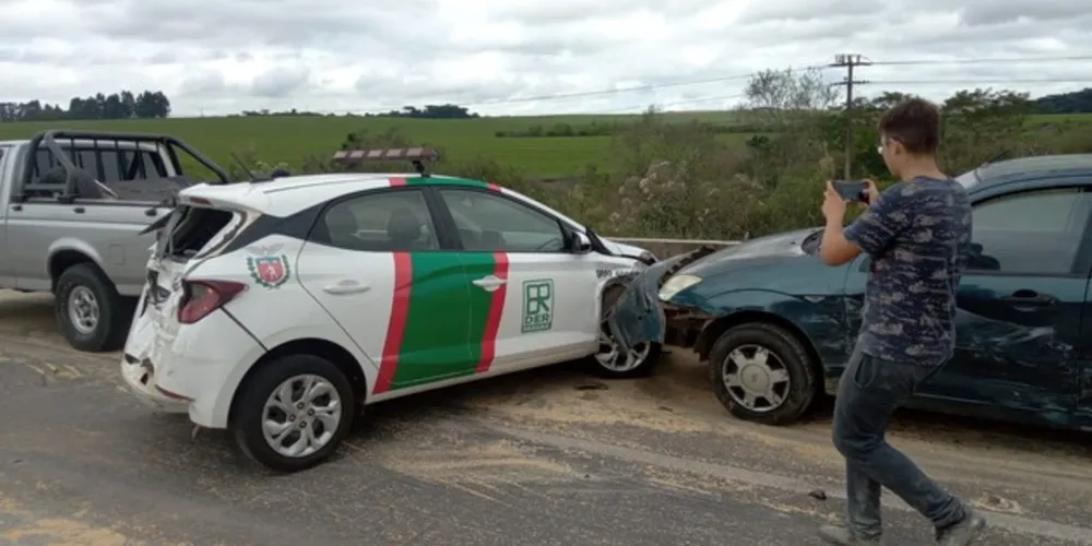 Acidente aconteceu nesta sexta-feira (22), na BR-376, em Tibagi, nos Campos Gerais