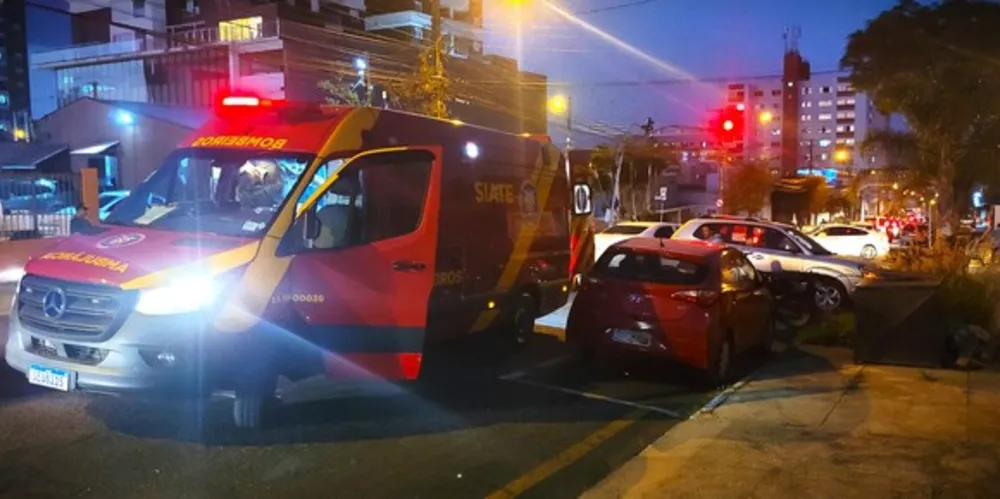 Equipe dos Bombeiros foi acionada para a colisão