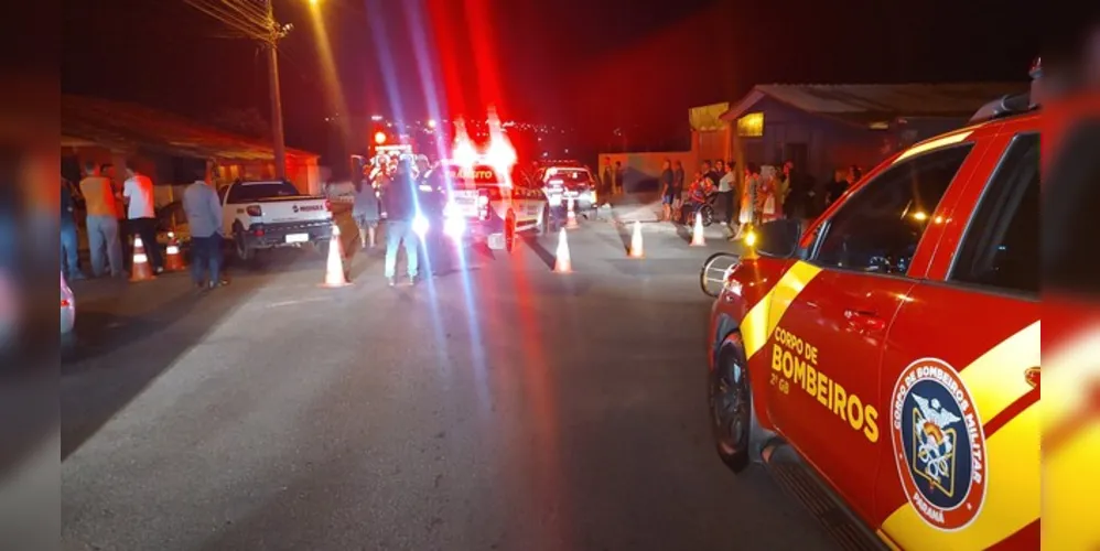 Equipes do Corpo de Bombeiros foram acionadas para a ocorrência