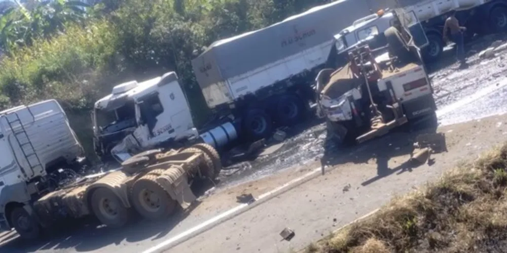 Colisão aconteceu no km 274 da rodovia