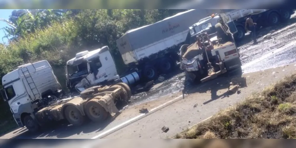 Colisão aconteceu no km 274 da rodovia