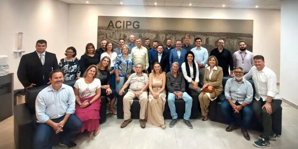 Presidente e diretores assumiram os cargos nesta segunda-feira (25)