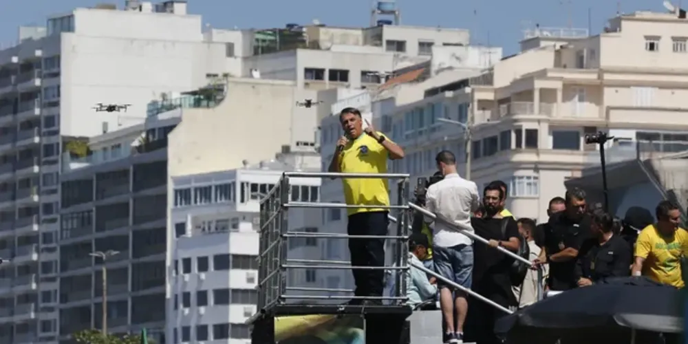 Bolsonaro é investigado em inquérito sobre a tentativa de golpe ocorrida no dia 8 de janeiro de 2023