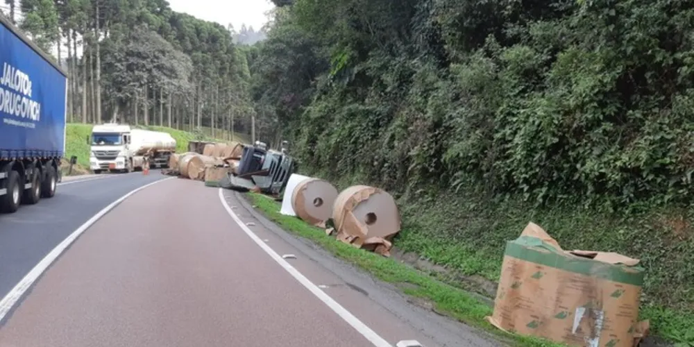 Acidente na BR-277 causa interdição parcial da pista nesta quarta-feira (24)