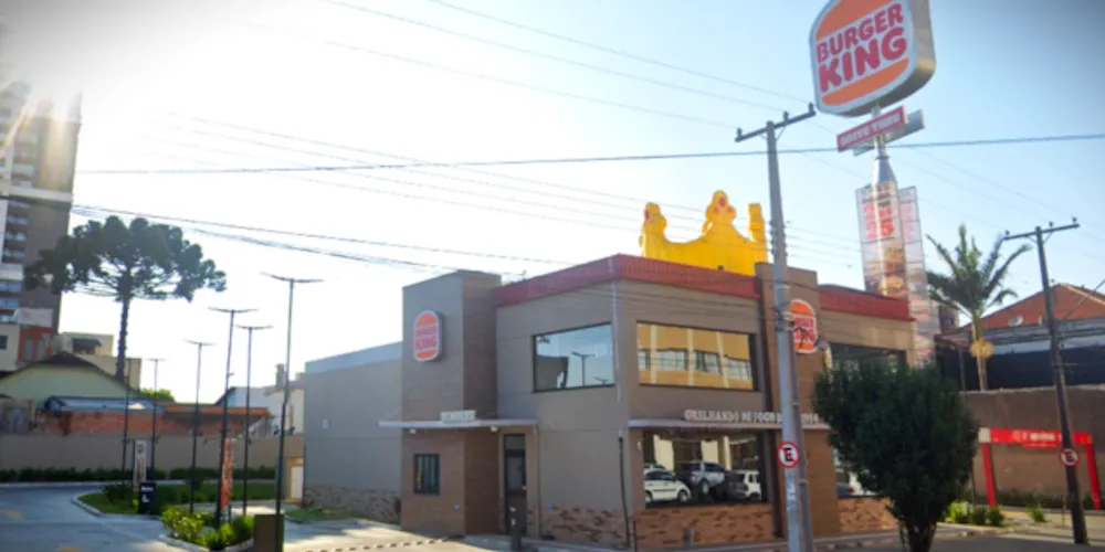 Promoção é válida somente no drive-thru, sendo limitado a um lanche por CPF