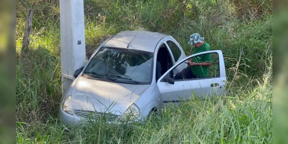 Motorista teve ferimentos leves e foi encaminhada para a UPA Santa Paula