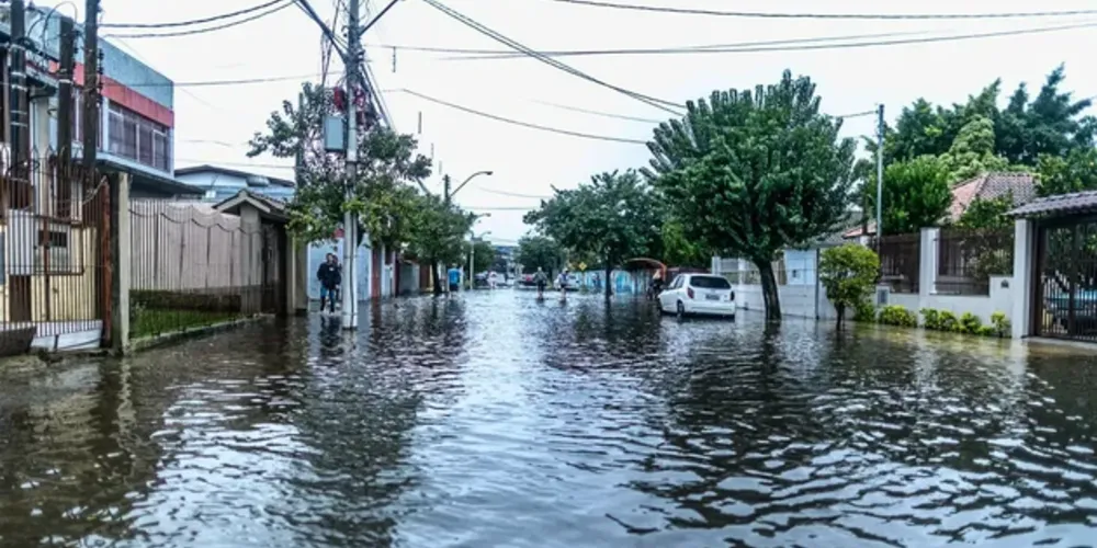 Mais de 420 mil pontos no estado seguem sem energia elétrica