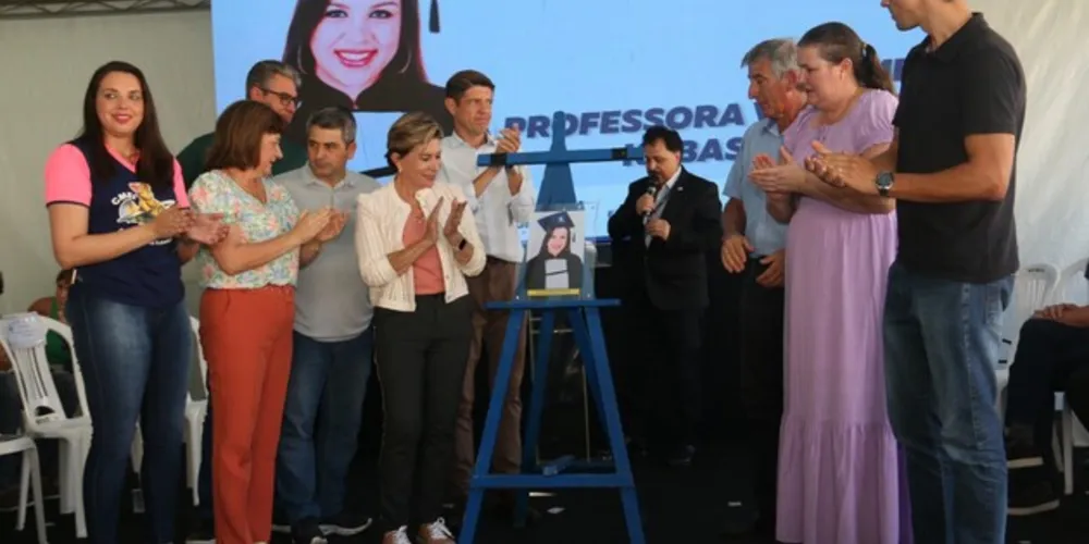 Lideranças políticas inauguraram o CMEI nesta terça-feira (7)