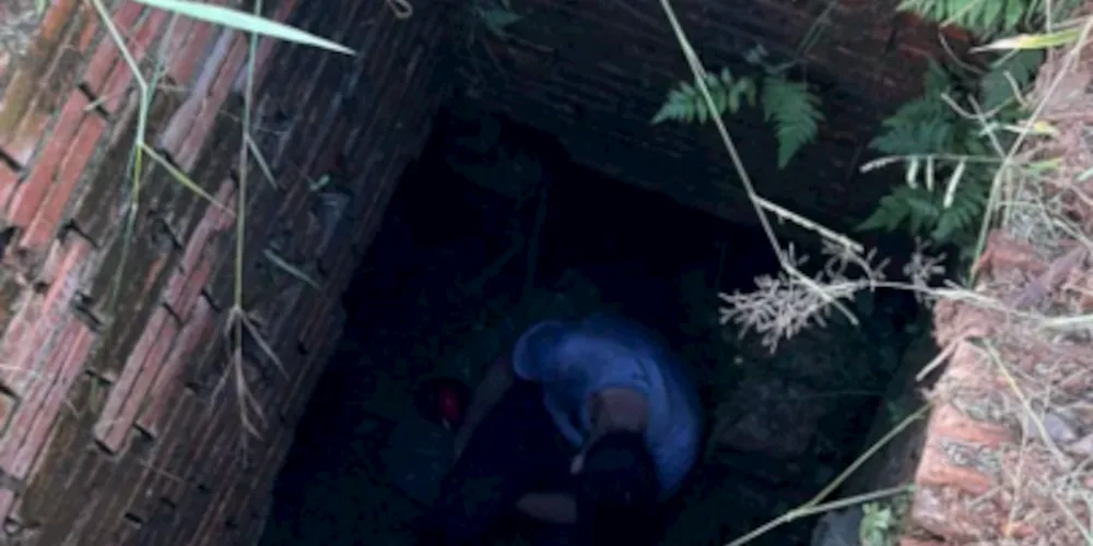 O rapaz teve uma fratura no tornozelo por conta da queda.