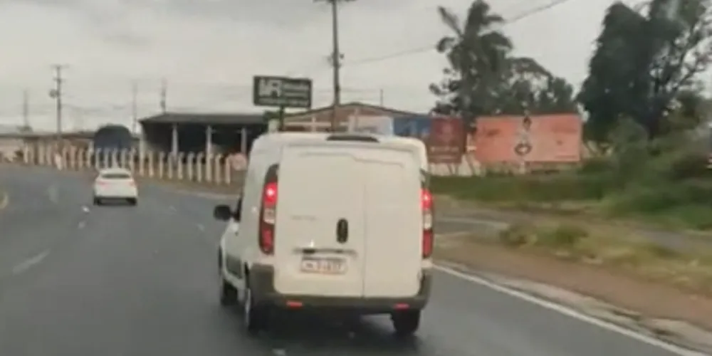 Fiat Fiorino utilizava placas clonadas e o original possuía registro de furto em maio de 2023, na cidade de Campo Magro