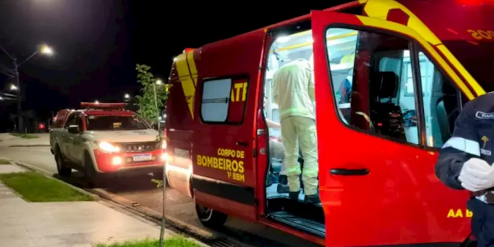 O homem foi visto caído e sangrando muito em plena Avenida Comendador Franco
