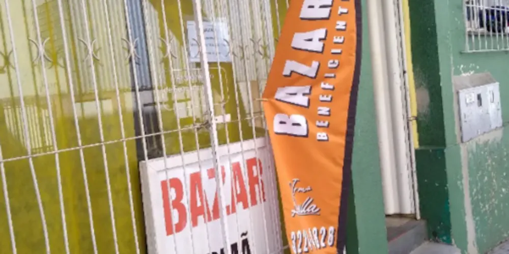 O bazar acontece na rua do Rosário - 556