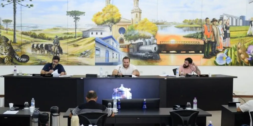 A Câmara Municipal de Castro realizou na tarde dessa quarta-feira (20) a sessão para deliberação dos pedidos apresentados em pauta