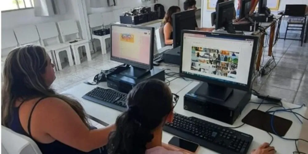 O curso de informática básica terá duração de seis meses, com 160 horas/aula.