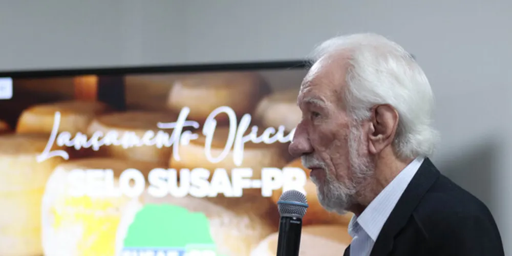 Darci Piana durante evento em Carambeí