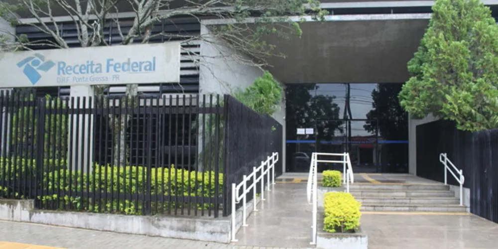 Na delegacia regional da Receita Federal em Ponta Grossa são 1.593 contribuintes neste lote