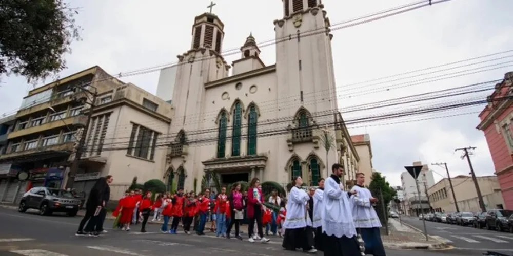 A procissão saiu da Paróquia Nossa Senhora do Rosário e seguiu até a Catedral