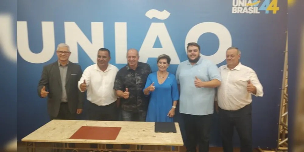 Lideranças políticas durante o evento de filiação ao União Brasil