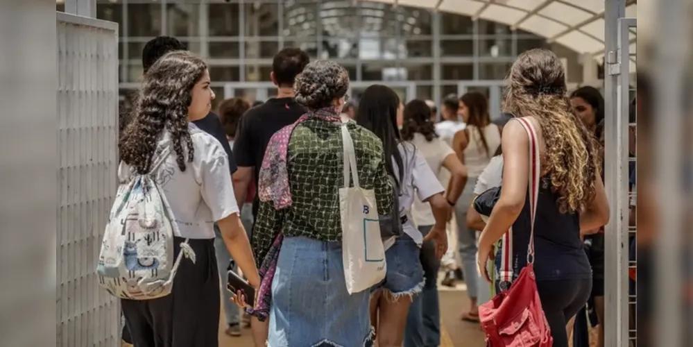 O Enem avalia o desempenho escolar dos estudantes ao término da educação básica